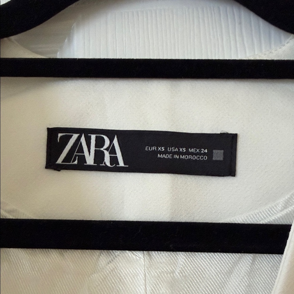 Zara Cream Sleeveless Tailored Blazer Vest - Picture 3 of 6